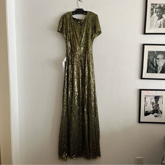 Mac Duggal Sequined Butterfly Sleeve Wrap Over A Line Gown 10773 Size 6 NWT - Picture 5 of 9